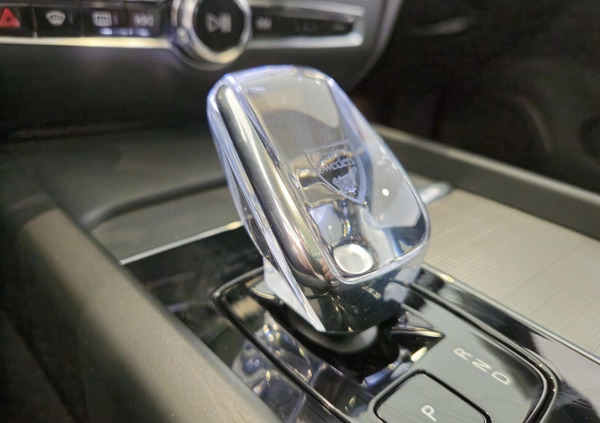 Volvo V60 cena 204900 przebieg: 24600, rok produkcji 2023 z Złoczew małe 781